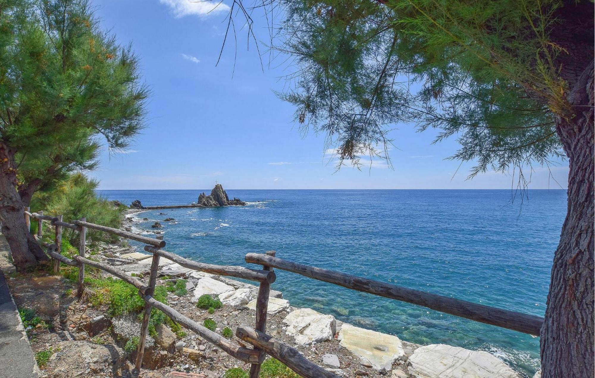 Beautiful Apartment In Moneglia With Kitchen Luaran gambar